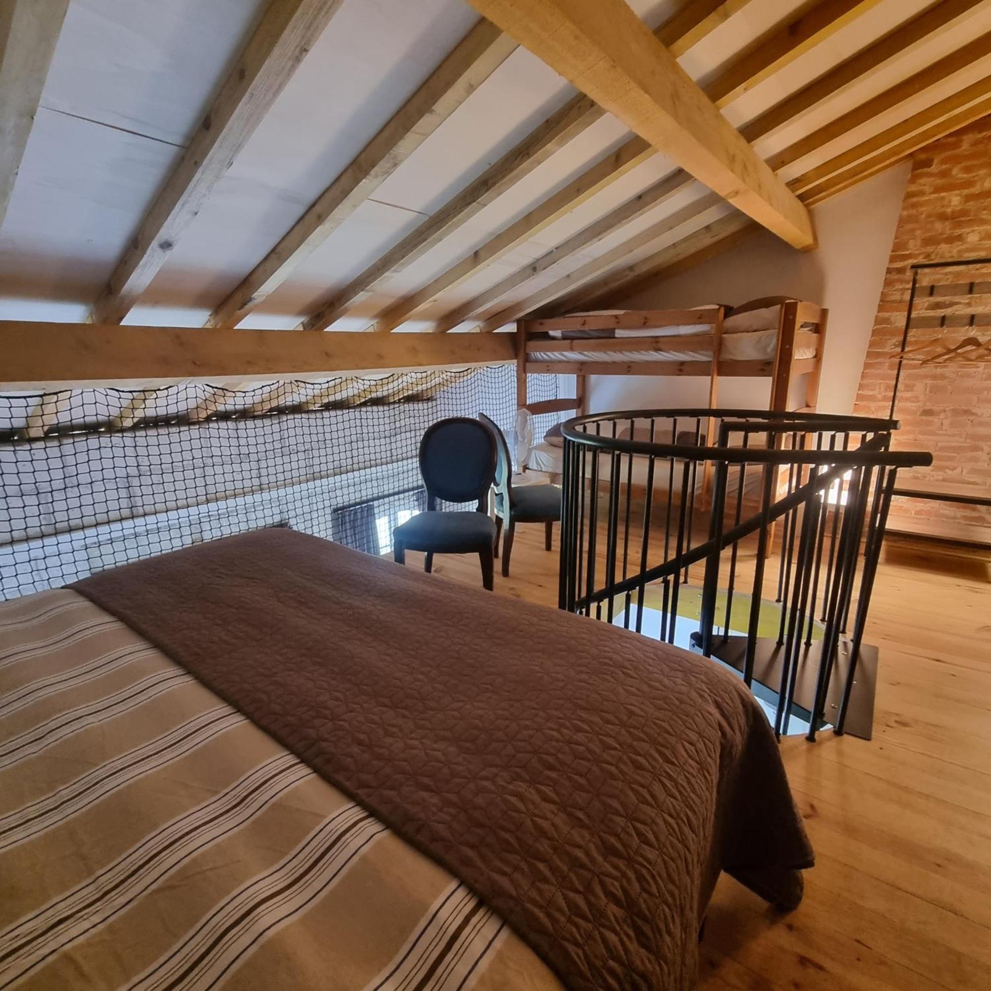 Chateau Neuf Le Desert Le Pizou Room photo